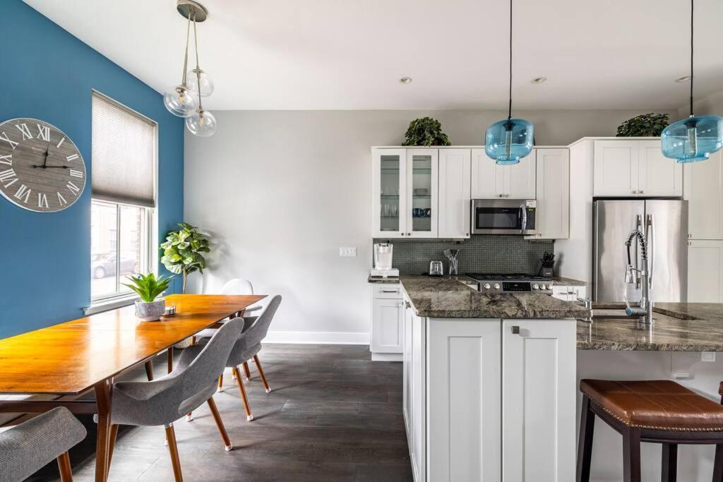 4 Bedroom 3 Bath Sleeps 10 Pet Friendly Private Backyard, 2 Car Garage, City Views, Close To All Stadiums And Casino Питтсбург Экстерьер фото