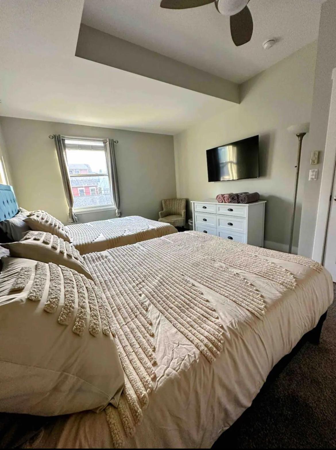 4 Bedroom 3 Bath Sleeps 10 Pet Friendly Private Backyard, 2 Car Garage, City Views, Close To All Stadiums And Casino Питтсбург Экстерьер фото